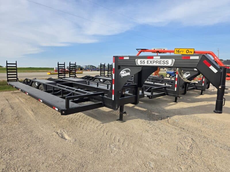 SS EXPRESS Gooseneck Manure Boat Trailer For Wolverine and Crawler Agitation Boats