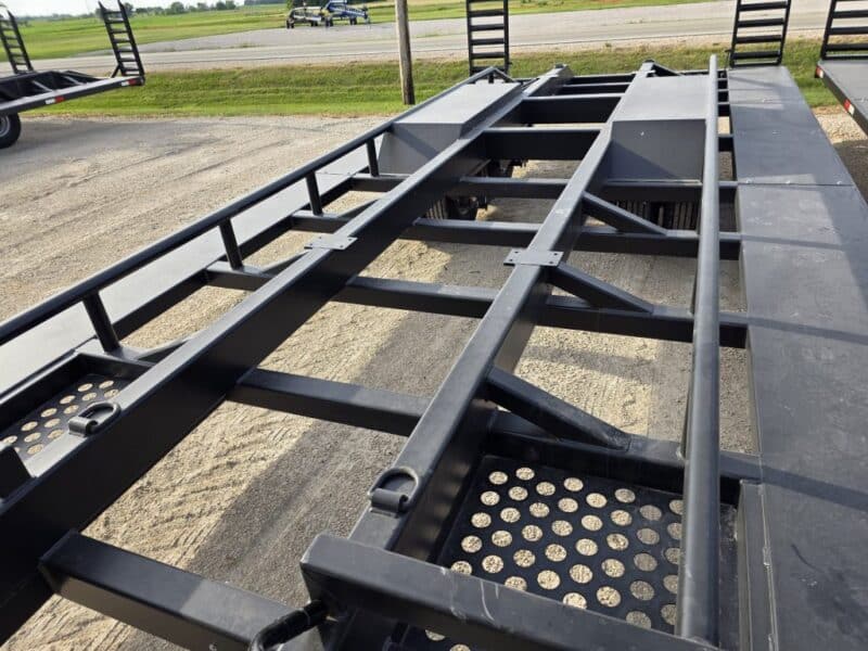 SS EXPRESS Gooseneck Manure Boat Trailer For Wolverine and Crawler Agitation Boats