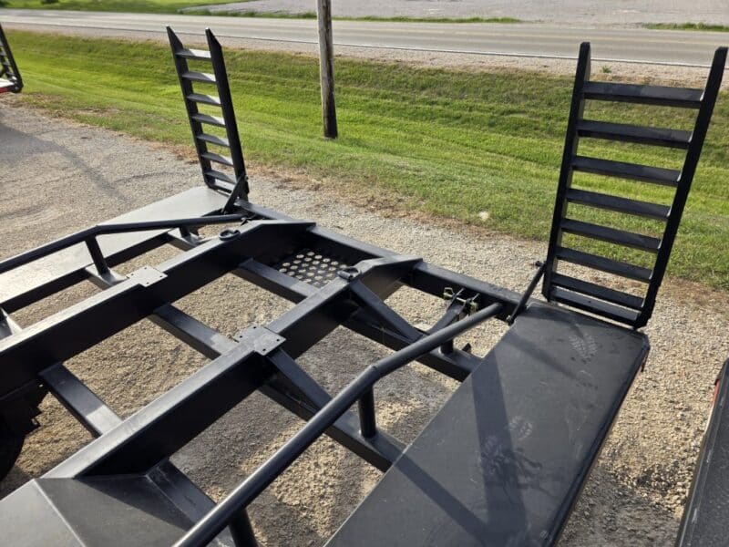 SS EXPRESS Gooseneck Manure Boat Trailer For Wolverine and Crawler Agitation Boats