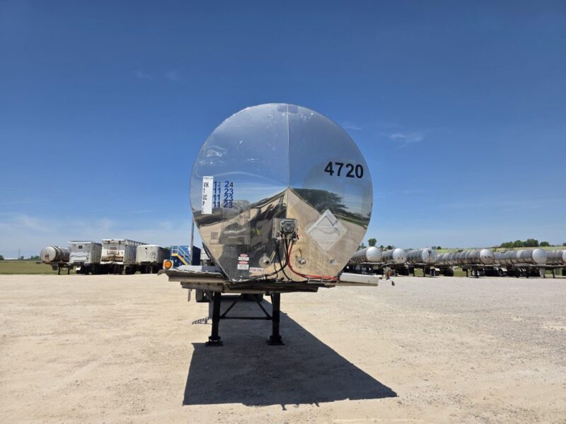 U-4885 1997 Polar 7000 Gallon Stainless Steel Semi Tanker