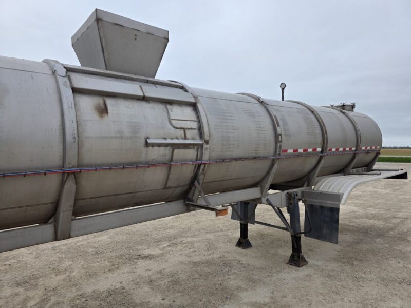 Dual 12″ U-4894 2003 West-Mark 6400 Gallon Stainless Steel Semi Tanker