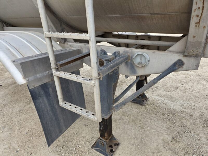Dual 12″ U-4894 2003 West-Mark 6400 Gallon Stainless Steel Semi Tanker