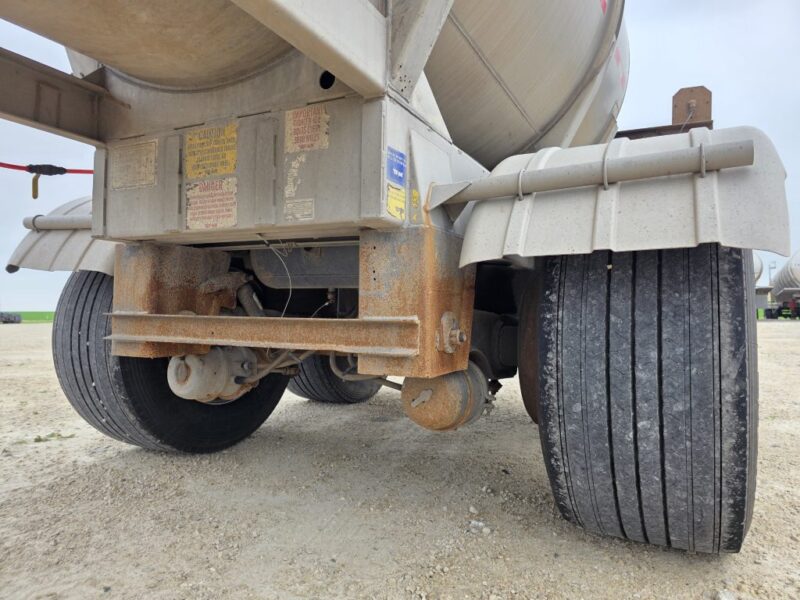 Dual 12″ U-4894 2003 West-Mark 6400 Gallon Stainless Steel Semi Tanker