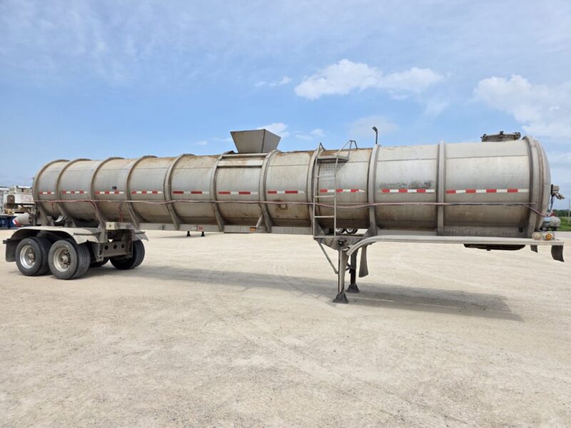 Dual 12″ U-4893 1987 Fruehauf 6700 Gallon Stainless Steel Semi Tanker