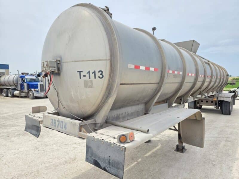 Dual 12″ U-4893 1987 Fruehauf 6700 Gallon Stainless Steel Semi Tanker
