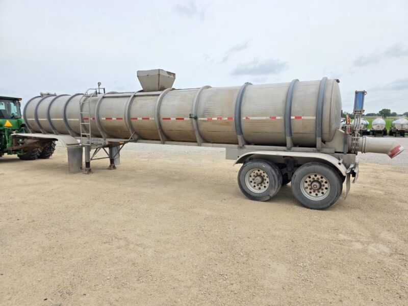 Dual 12″ U-4888 1980 Polar 6000 Gallon Stainless Steel Semi Tanker