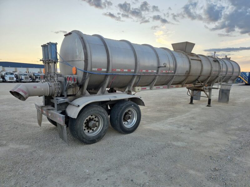 Dual 12″ U-4891 1987 Fruehauf 7000 Gallon Stainless Steel Semi Tanker
