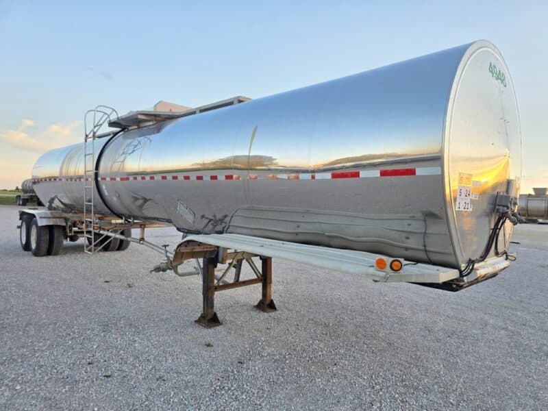 U-4886 1989 Bar-Bel 7000 Gallon Stainless Steel Semi Tanker
