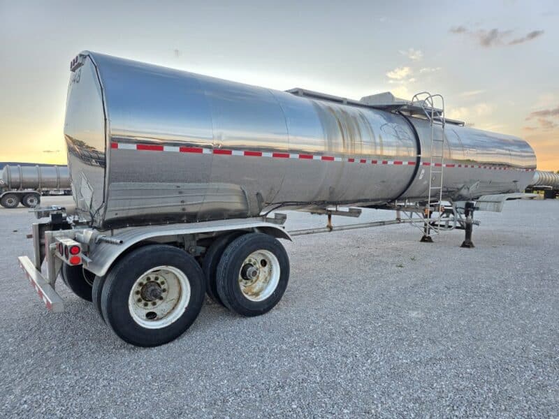 U-4886 1989 Bar-Bel 7000 Gallon Stainless Steel Semi Tanker