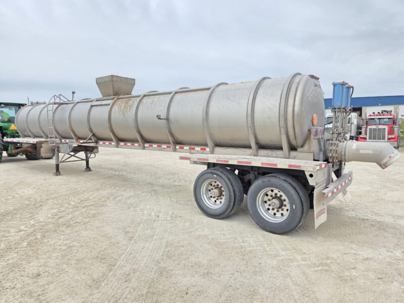 Dual 12″ U-4889 1985 Brenner 6000 Gallon Stainless Steel Semi Tanker