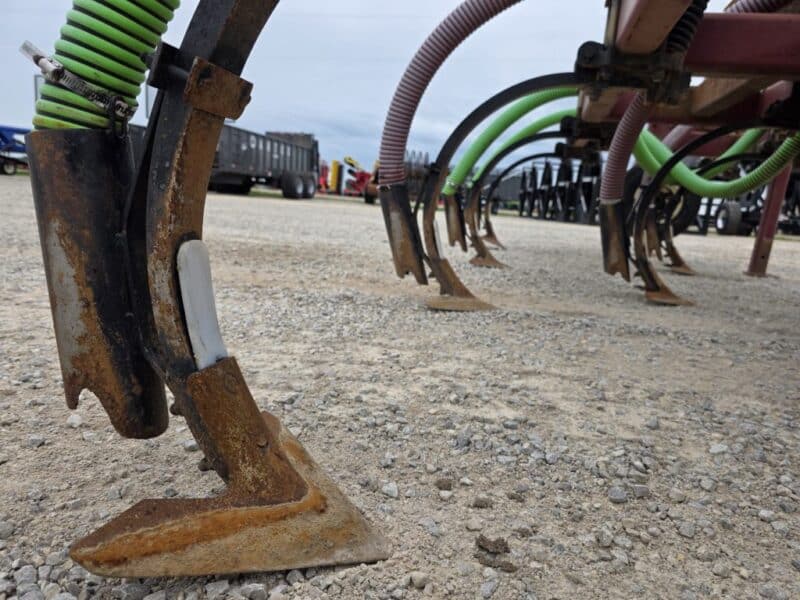 16′ Hydro Toolbar with 9 row units