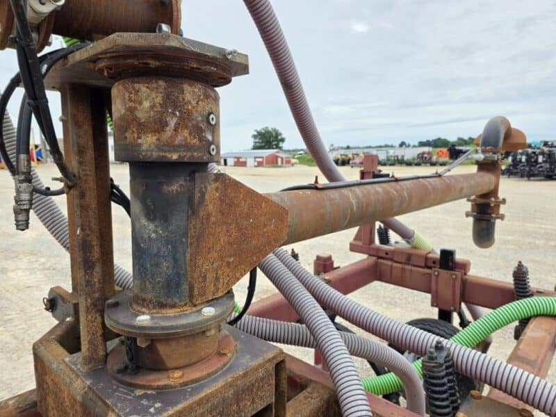 16′ Hydro Toolbar with 9 row units