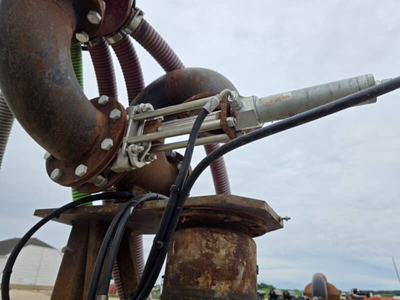 16′ Hydro Toolbar with 9 row units