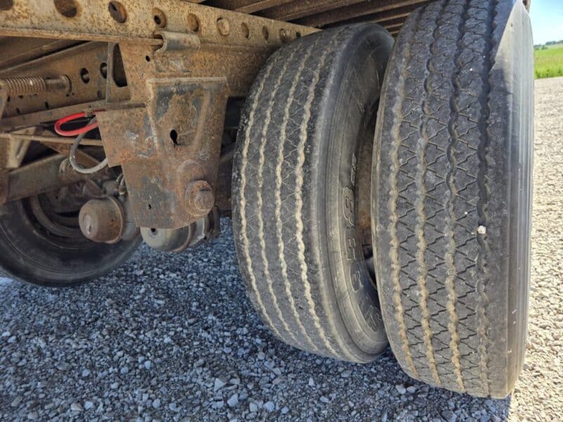 53′ 2001 Stoughton Van Trailer #1