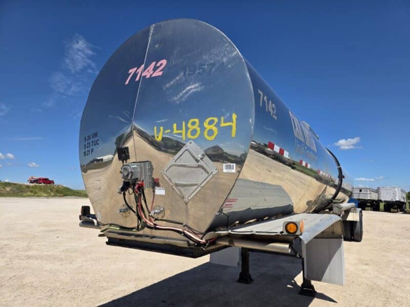 U-4884 1998 Polar 7000 Gallon Stainless Steel Semi Tanker