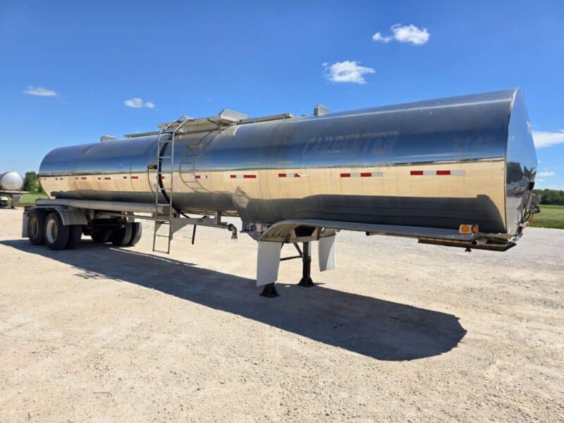 U-4884 1998 Polar 7000 Gallon Stainless Steel Semi Tanker