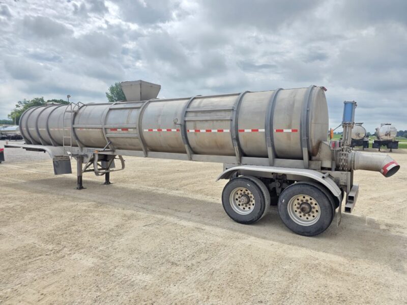 Dual 12″ U-4890 1996 Trailer 6000 Gallon Stainless Steel Semi Tanker