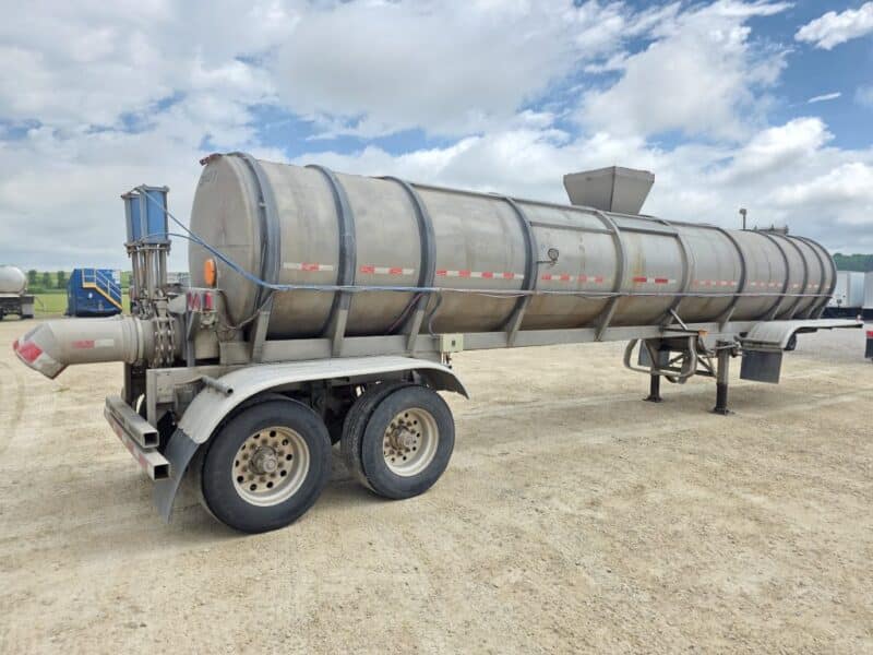 Dual 12″ U-4890 1996 Trailer 6000 Gallon Stainless Steel Semi Tanker