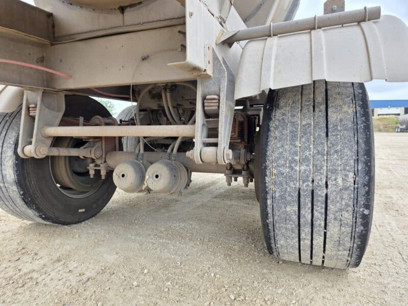 Dual 12″ U-4890 1996 Trailer 6000 Gallon Stainless Steel Semi Tanker