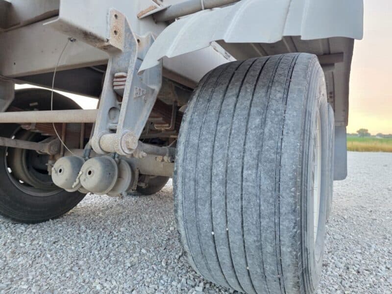 Dual 12″ U-4890 1996 Trailer 6000 Gallon Stainless Steel Semi Tanker w. 20″ Swivel