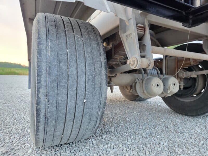 Dual 12″ U-4890 1996 Trailer 6000 Gallon Stainless Steel Semi Tanker w. 20″ Swivel