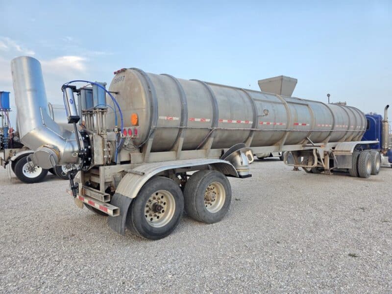 Dual 12″ U-4890 1996 Trailer 6000 Gallon Stainless Steel Semi Tanker w. 20″ Swivel