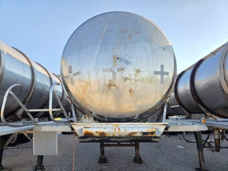 U-4886 1989 Bar-Bel 7000 Gallon Stainless Steel Semi Tanker