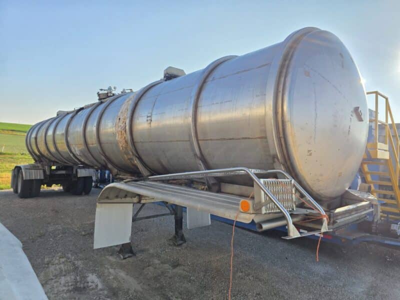 U-4884 1998 Polar 7000 Gallon Stainless Steel Semi Tanker