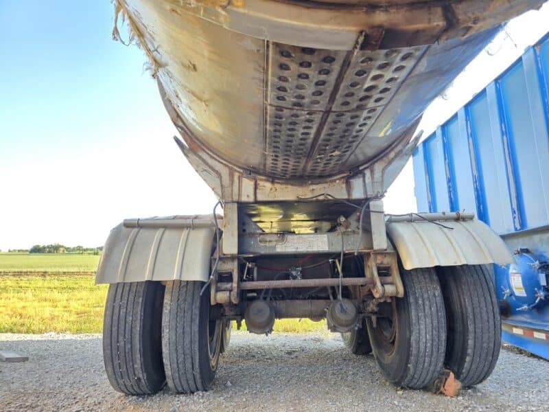 U-4884 1998 Polar 7000 Gallon Stainless Steel Semi Tanker