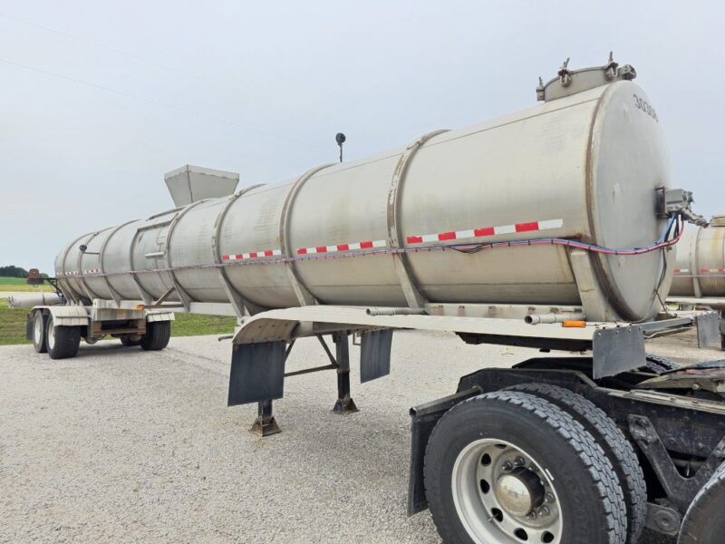 Dual 12″ U-4894 2003 West-Mark 6400 Gallon Stainless Steel Semi Tanker