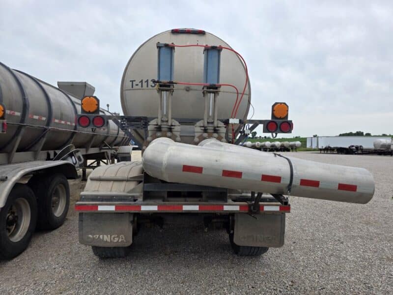 Dual 12″ U-4893 1987 Fruehauf 6700 Gallon Stainless Steel Semi Tanker