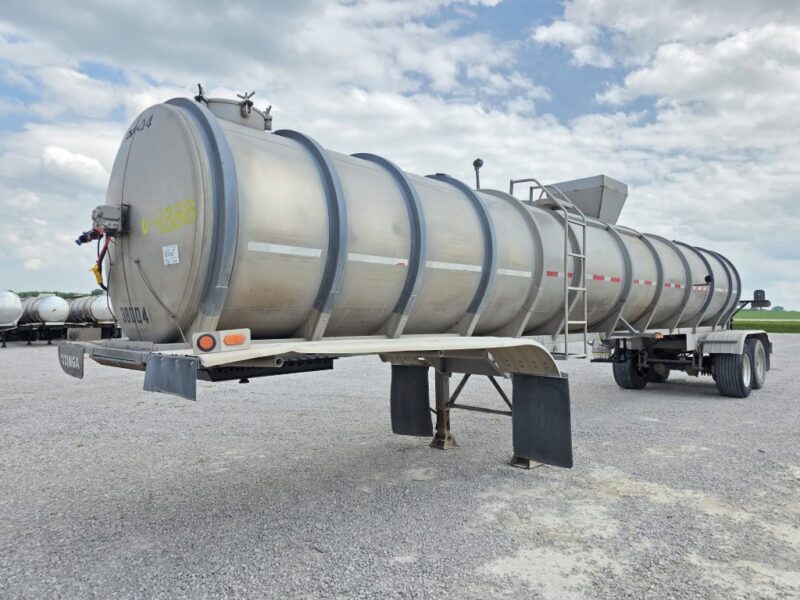 Dual 12″ Swivel U-4888 1980 Polar 6000 Gallon Stainless Steel Semi Tanker