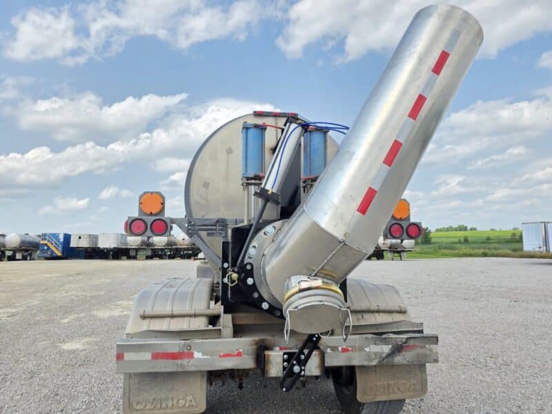 Dual 12″ Swivel U-4888 1980 Polar 6000 Gallon Stainless Steel Semi Tanker