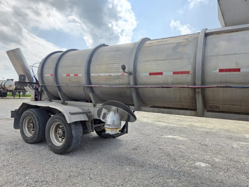 Dual 12″ Swivel U-4888 1980 Polar 6000 Gallon Stainless Steel Semi Tanker