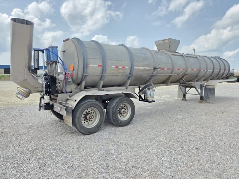 Dual 12″ Swivel U-4888 1980 Polar 6000 Gallon Stainless Steel Semi Tanker