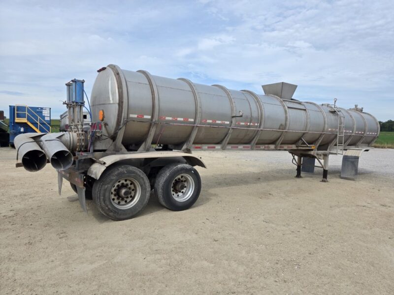 Dual 12″ U-4891 1987 Fruehauf 6700 Gallon Stainless Steel Semi Tanker