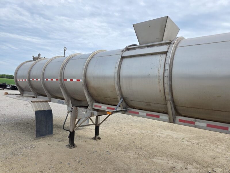 Dual 12″ U-4891 1987 Fruehauf 6700 Gallon Stainless Steel Semi Tanker