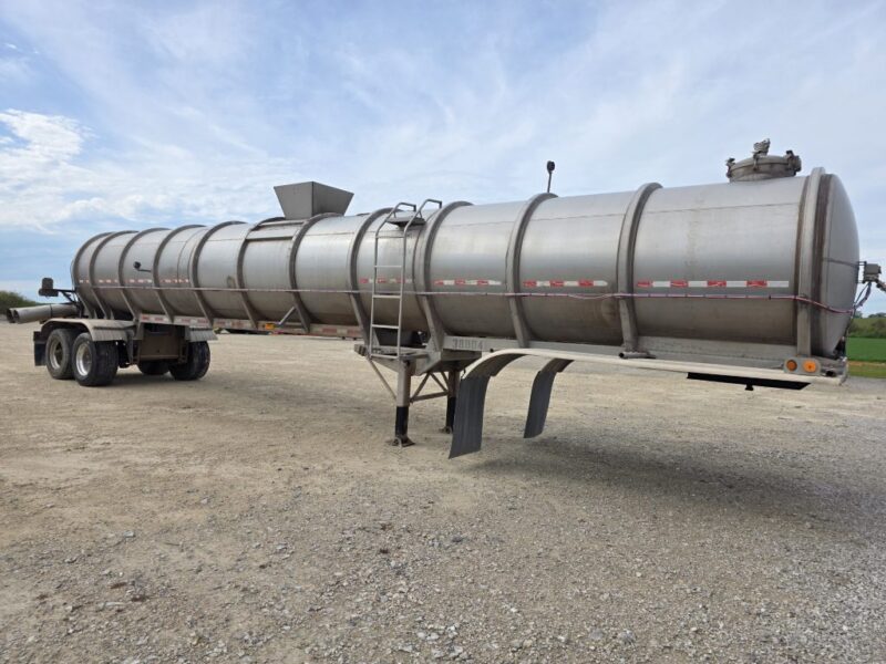 Dual 12″ U-4891 1987 Fruehauf 6700 Gallon Stainless Steel Semi Tanker