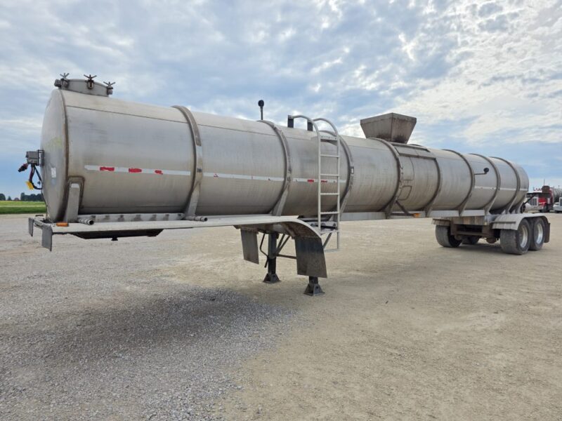 Dual 12″ U-4894 2003 West-Mark 6400 Gallon Stainless Steel Semi Tanker