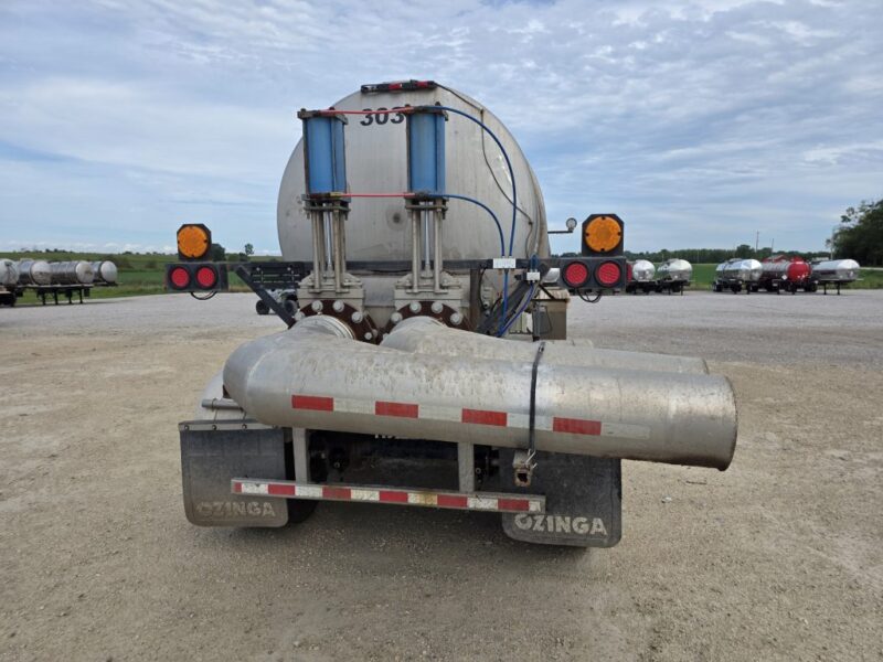 Dual 12″ U-4894 2003 West-Mark 6400 Gallon Stainless Steel Semi Tanker