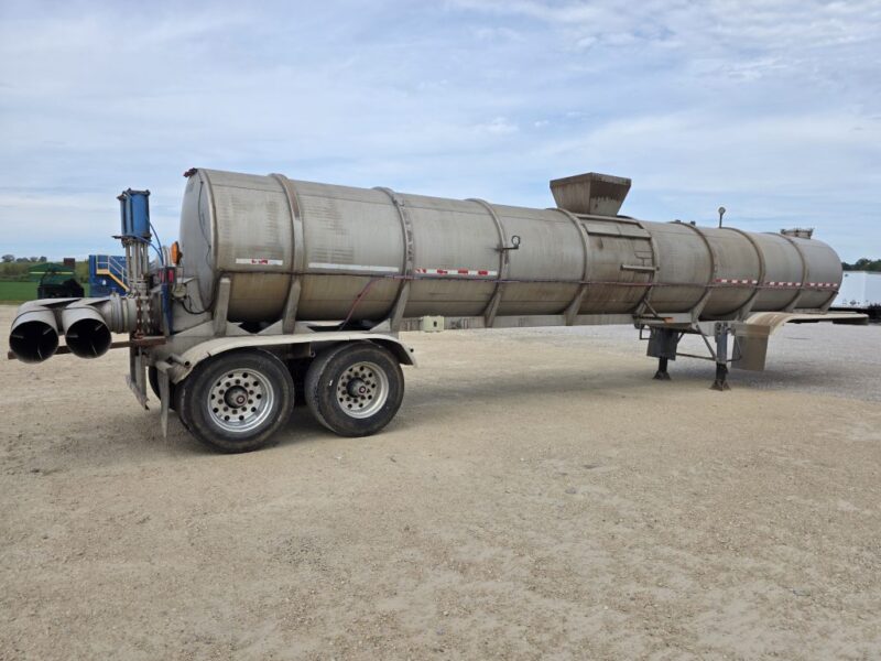 Dual 12″ U-4894 2003 West-Mark 6400 Gallon Stainless Steel Semi Tanker