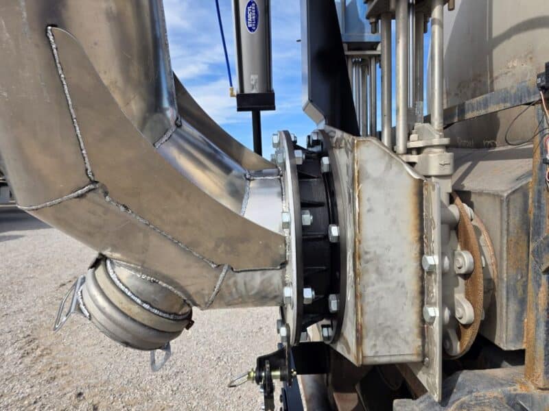 Dual 12″ U-4892 1982 Walker 5950 Gallon Stainless Steel Semi Tanker w. 20″ Swivel