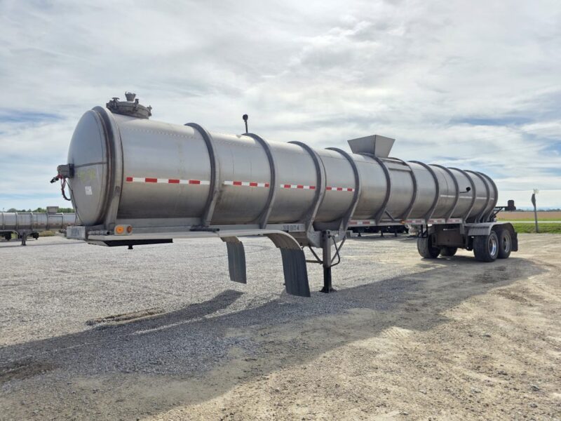 Dual 12″ U-4891 1987 Fruehauf 6700 Gallon Stainless Steel Semi Tanker w. 20″ Swivel