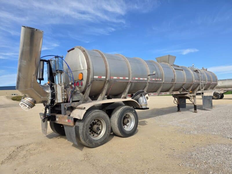 Dual 12″ U-4891 1987 Fruehauf 6700 Gallon Stainless Steel Semi Tanker w. 20″ Swivel