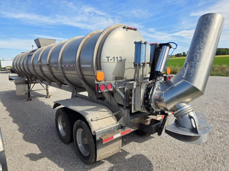 Dual 12″ U-4893 1987 Fruehauf 6700 Gallon Stainless Steel Semi Tanker w. 20″ Swivel