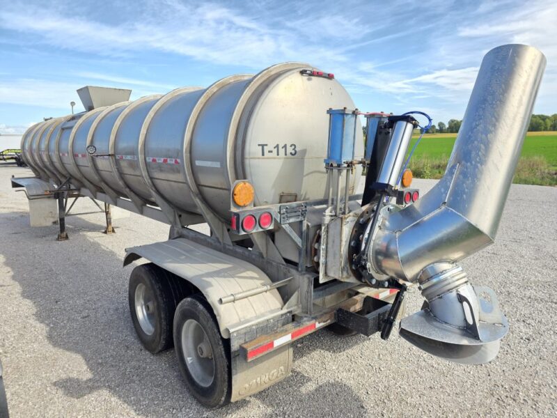 Dual 12″ U-4893 1987 Fruehauf 6700 Gallon Stainless Steel Semi Tanker w. 20″ Swivel