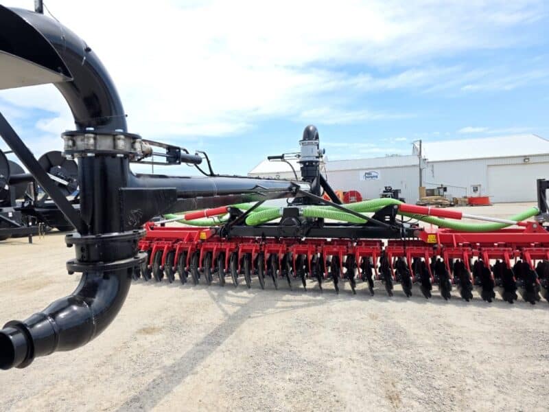 New Phil’s 28′ Pottinger Terradisc with 8″ HD Frame & Stinger