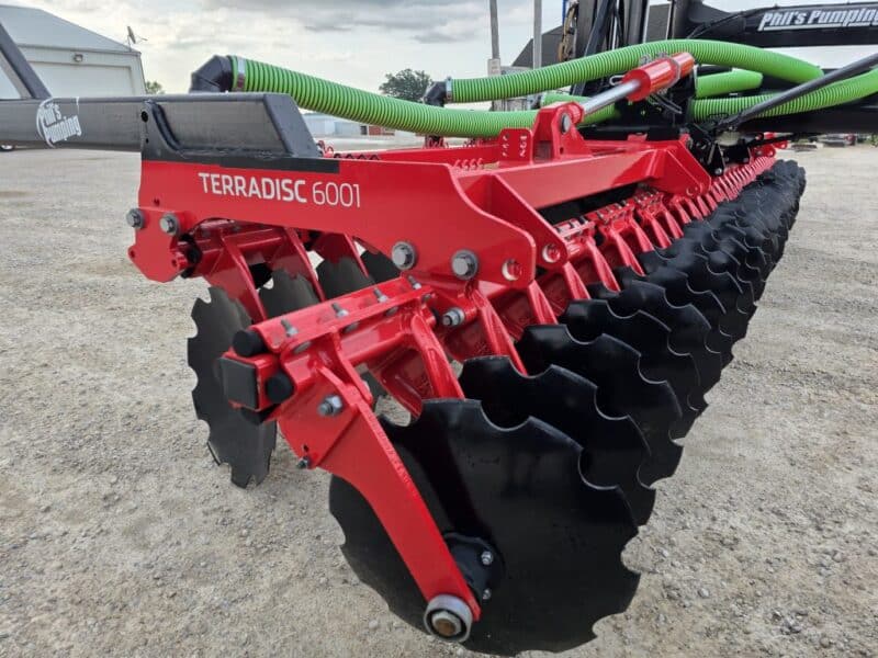 New Phil’s 28′ Pottinger Terradisc with 8″ HD Frame & Stinger
