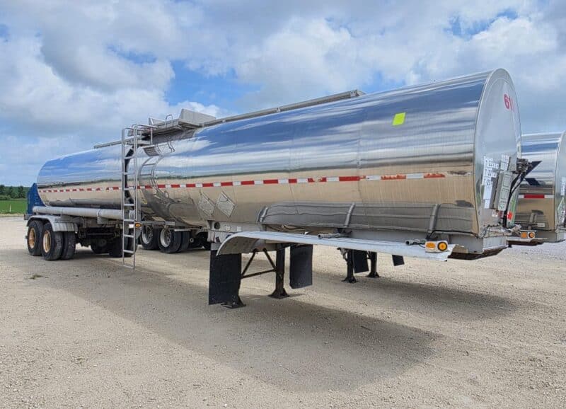 U-4898 1995 Brenner 7000 Gallon Stainless Steel Semi Tanker