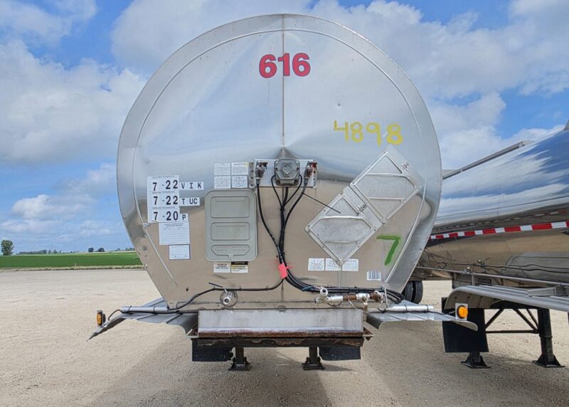 U-4898 1995 Brenner 7000 Gallon Stainless Steel Semi Tanker